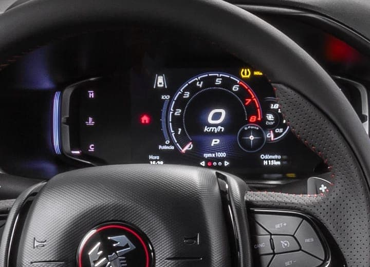 Clúster digital completo 7” del Fiat Fastback Abarth
