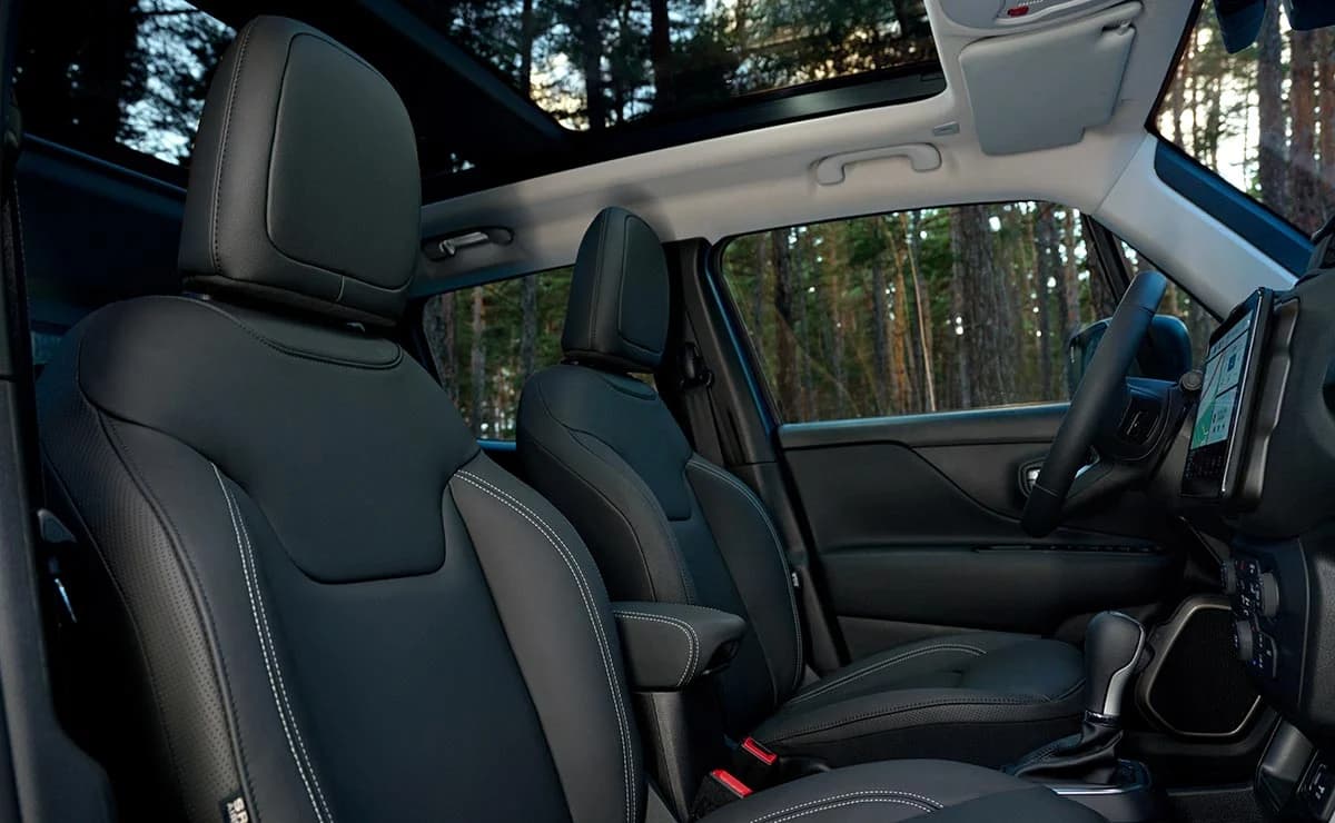 Asientos tapizados en tela del Jeep Renegade Sport