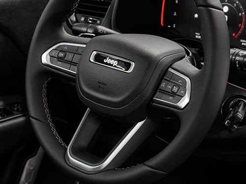 Volante regulable en altura y profundidad del Jeep Renegade Sport