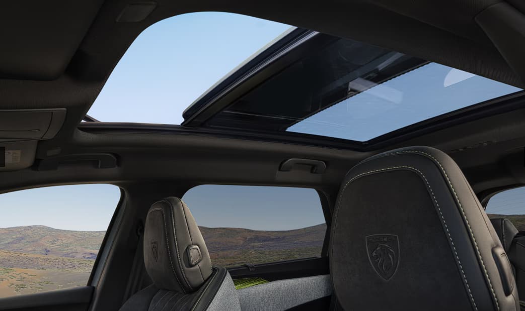 Peugeot 5008 GT interior - Techo