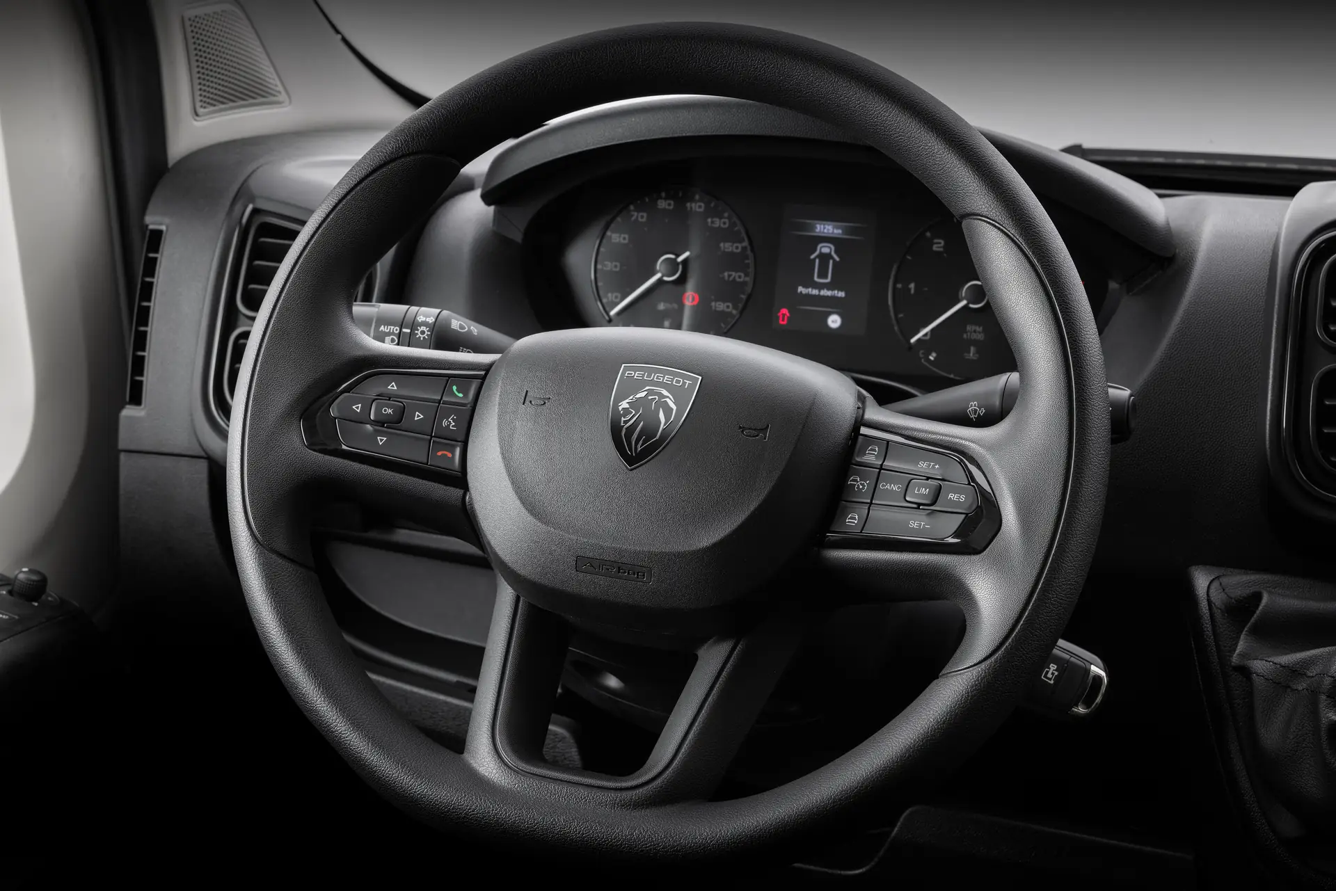 Peugeot Boxer interior - Volante