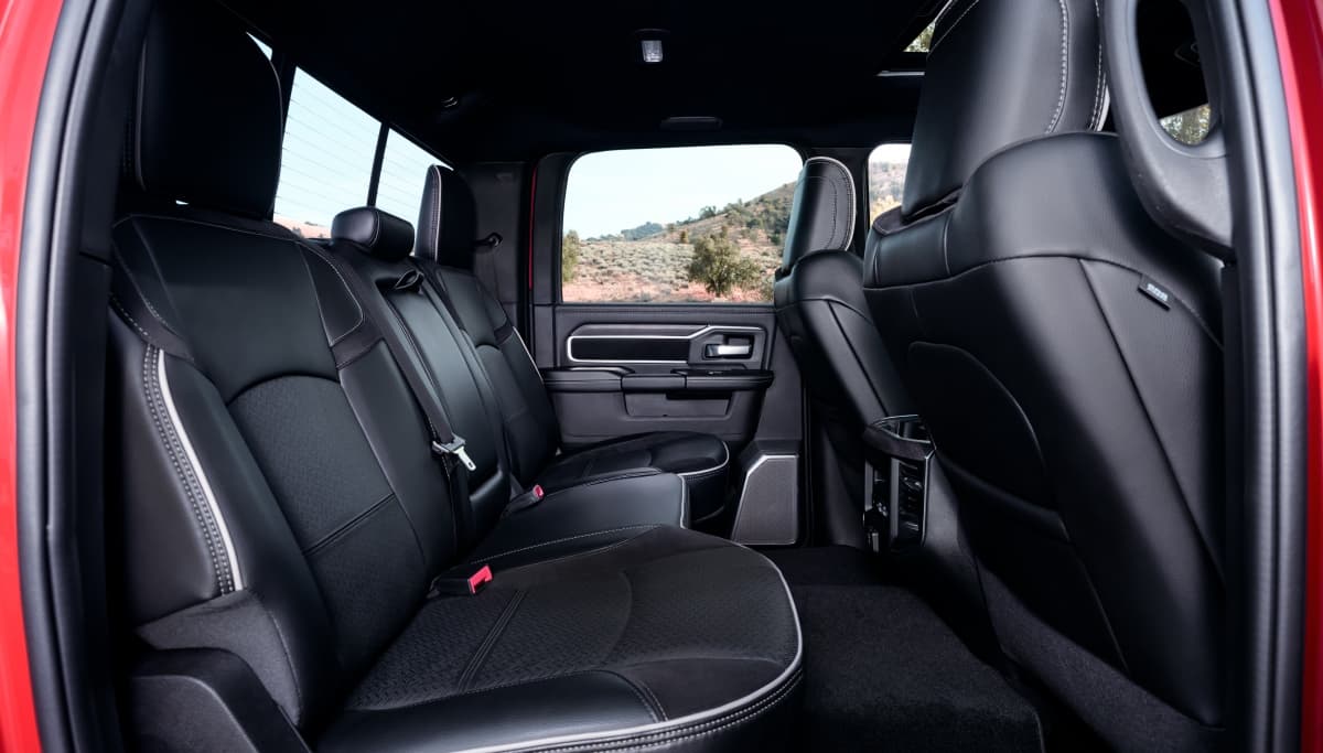 Habitáculo amplio de alta gama de la RAM 2500 Laramie
